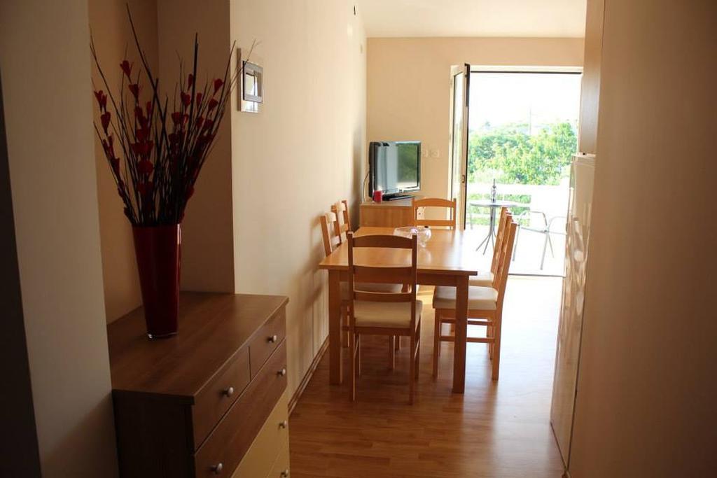 Apartments Mrdelja Vrsi Exterior foto